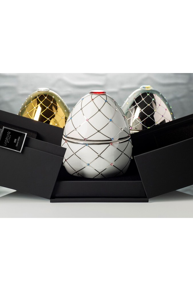 Oeuf Blanc Haut de gamme au treillis argenté